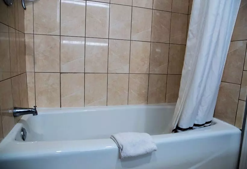 Отель Days Inn By Wyndham Redwood City