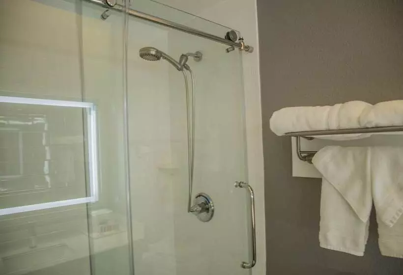 Отель Days Inn By Wyndham Redwood City