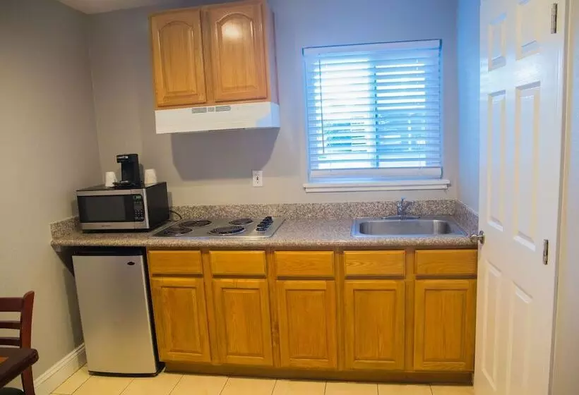 Отель Days Inn By Wyndham Redwood City