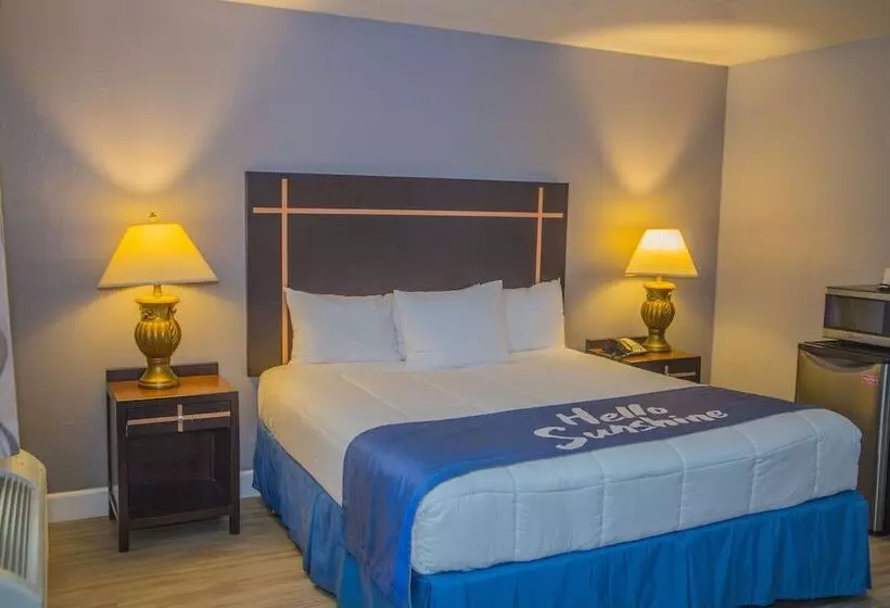 Отель Days Inn By Wyndham Redwood City