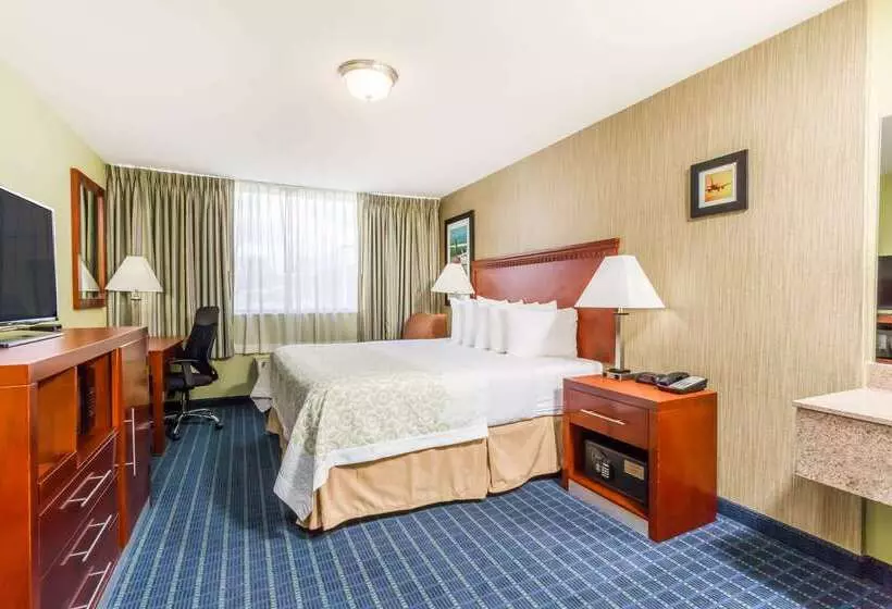 Hotel Days Inn By Wyndham Windsor Locks / Bradley Intl Airport