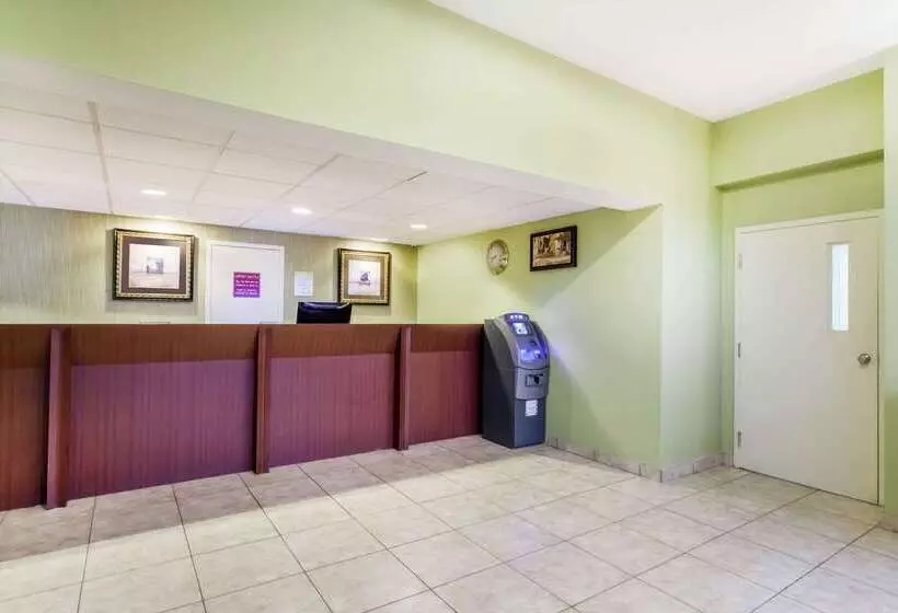 Hotel Days Inn By Wyndham Windsor Locks / Bradley Intl Airport