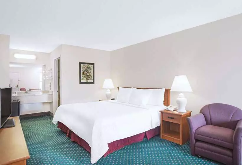 בית מלון כפרי Days Inn By Wyndham Wytheville