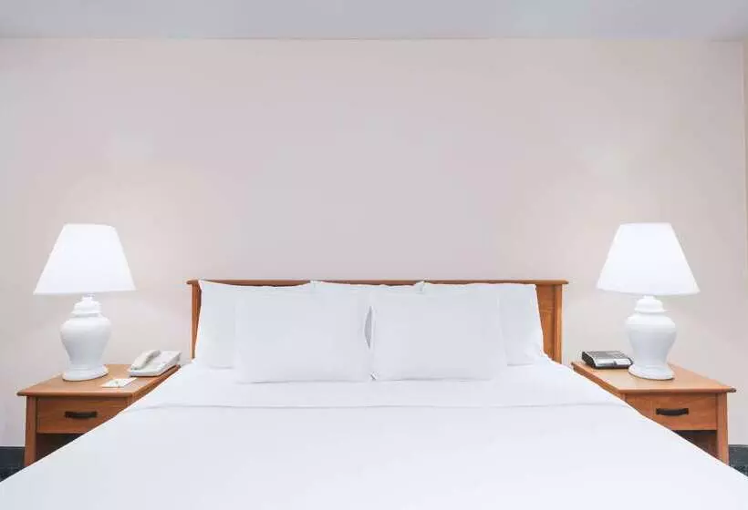 בית מלון כפרי Days Inn By Wyndham Wytheville