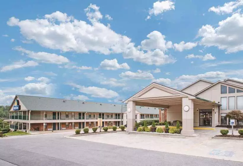 בית מלון כפרי Days Inn By Wyndham Wytheville