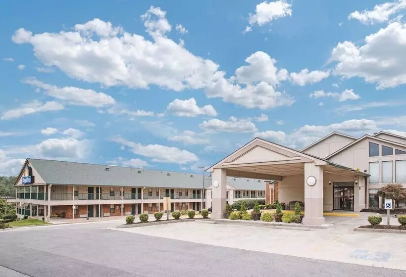 בית מלון כפרי Days Inn By Wyndham Wytheville