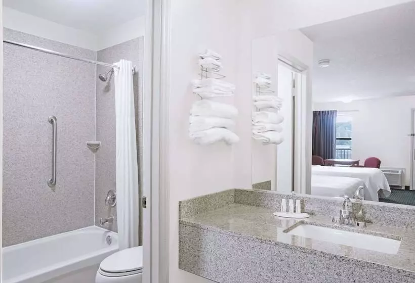 בית מלון כפרי Days Inn By Wyndham Wytheville