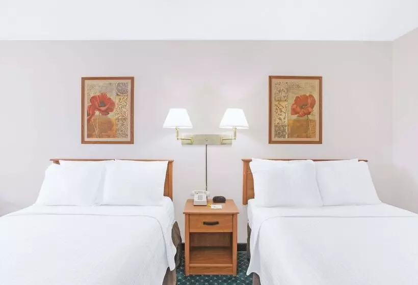 בית מלון כפרי Days Inn By Wyndham Wytheville