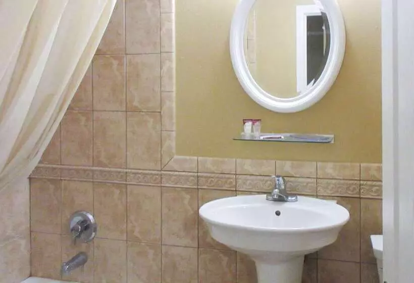 Отель Econo Lodge