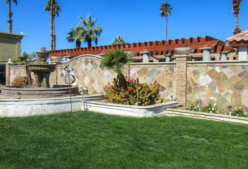 Отель Econo Lodge