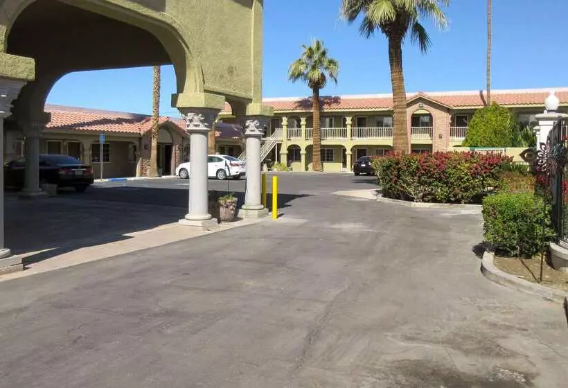 Отель Econo Lodge