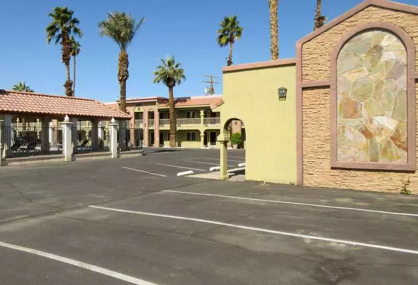 Отель Econo Lodge