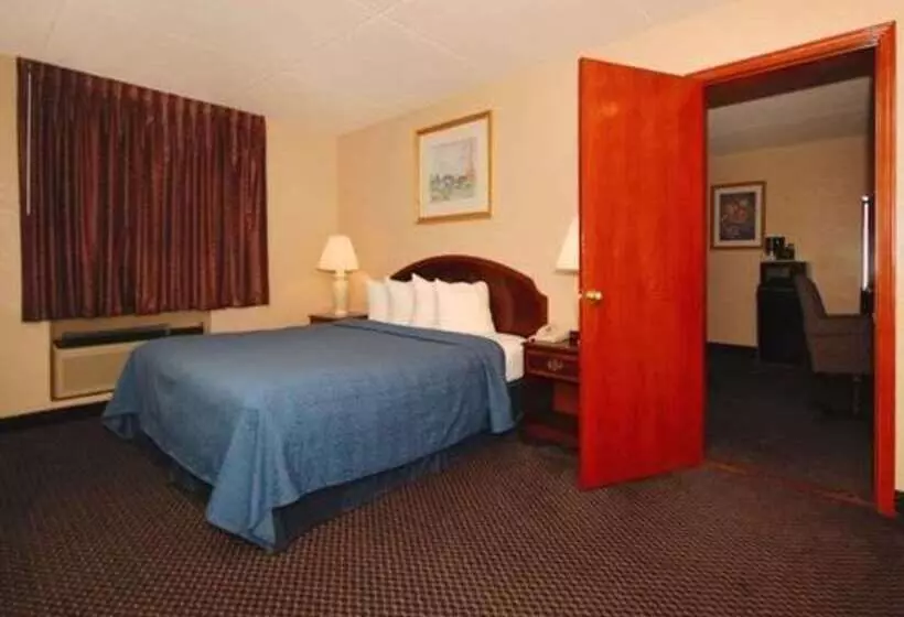 Szálloda Econo Lodge Inn & Suites