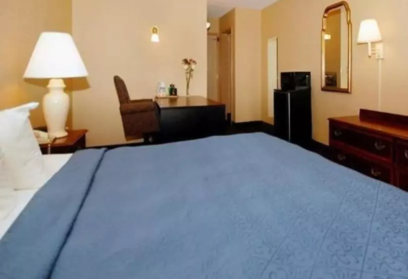 Szálloda Econo Lodge Inn & Suites