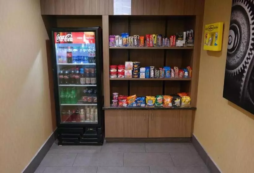 ホテル Holiday Inn Express Fredericksburg   Southpoint, An Ihg