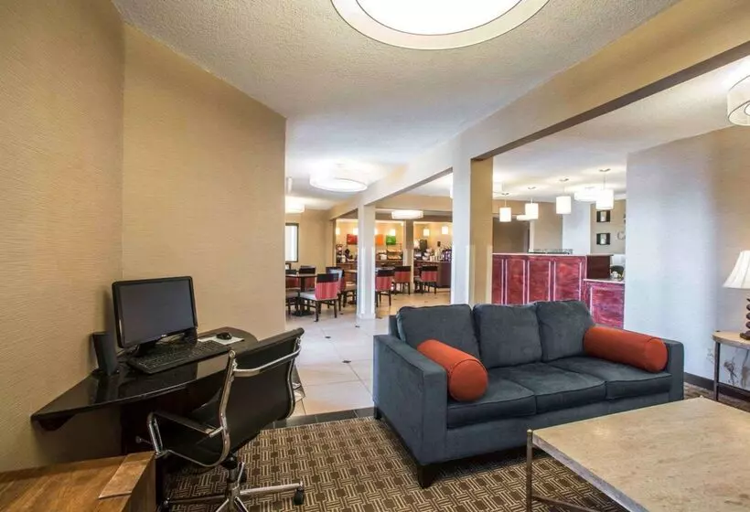酒店 Quality Inn & Suites Boonville   Columbia