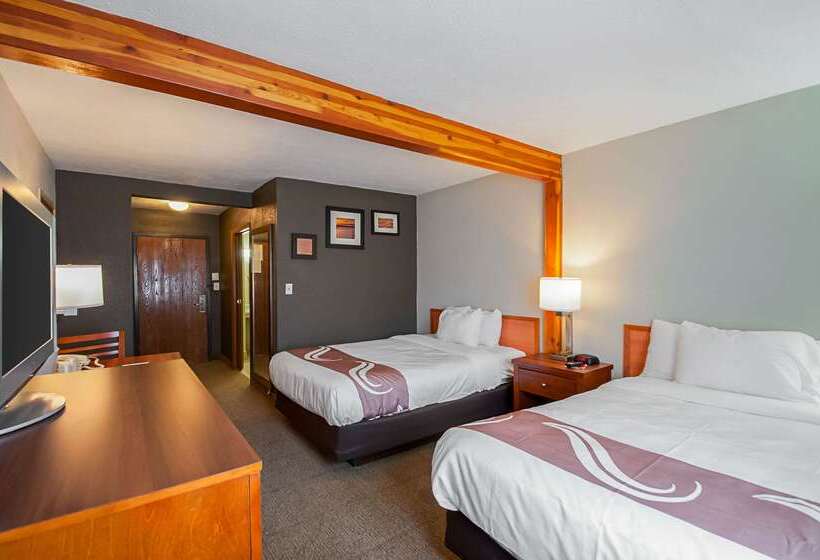 בית מלון כפרי Quality Inn