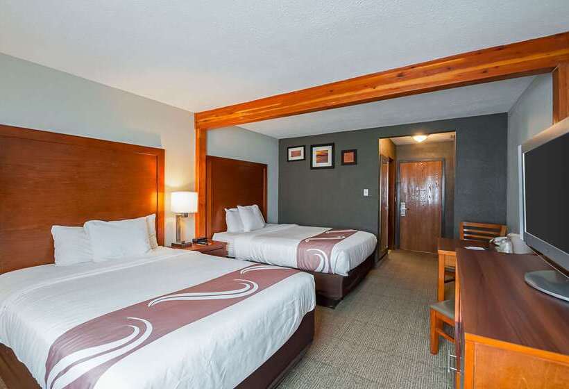 בית מלון כפרי Quality Inn