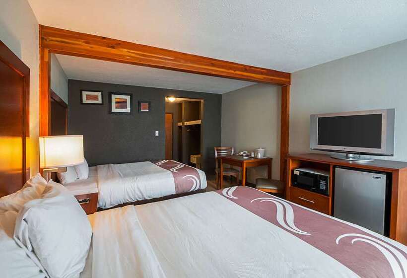 בית מלון כפרי Quality Inn