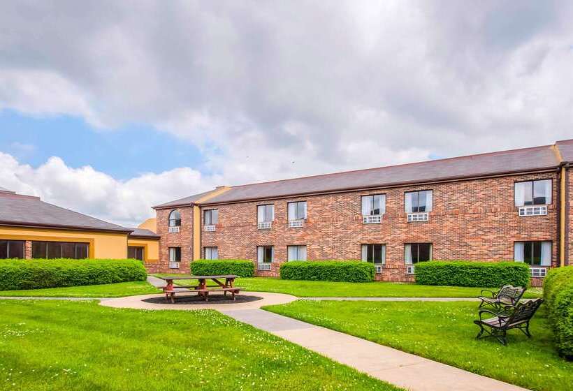 בית מלון כפרי Quality Inn