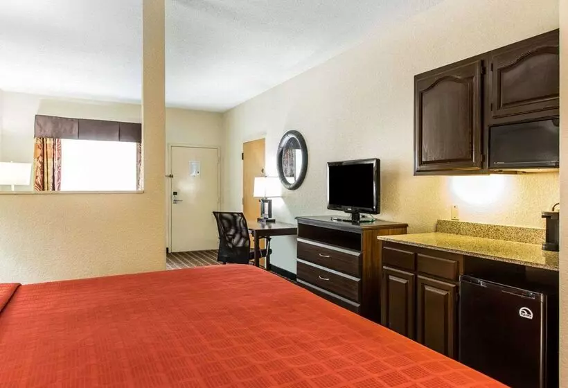 Szálloda Quality Suites Hickory South