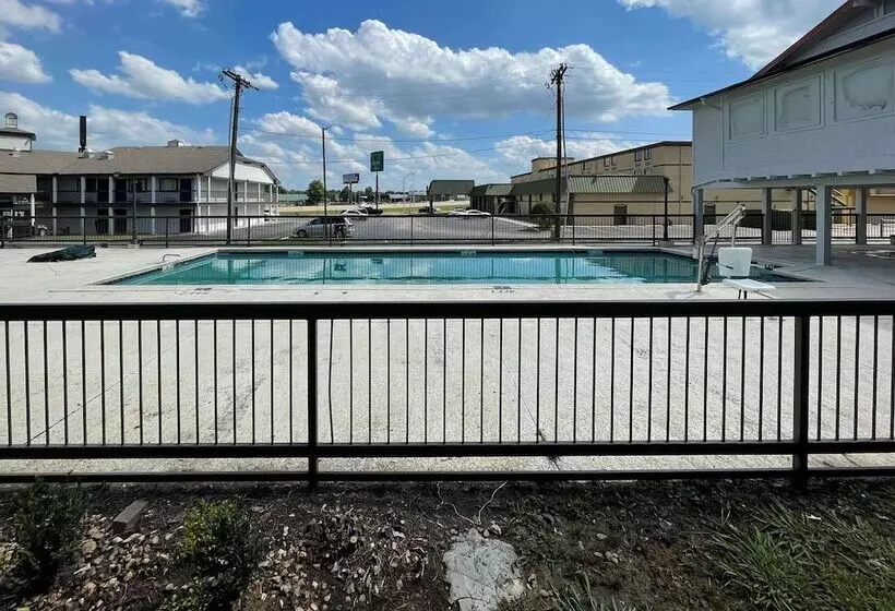 Hotelli Studio 6 Tulsa Ok Central