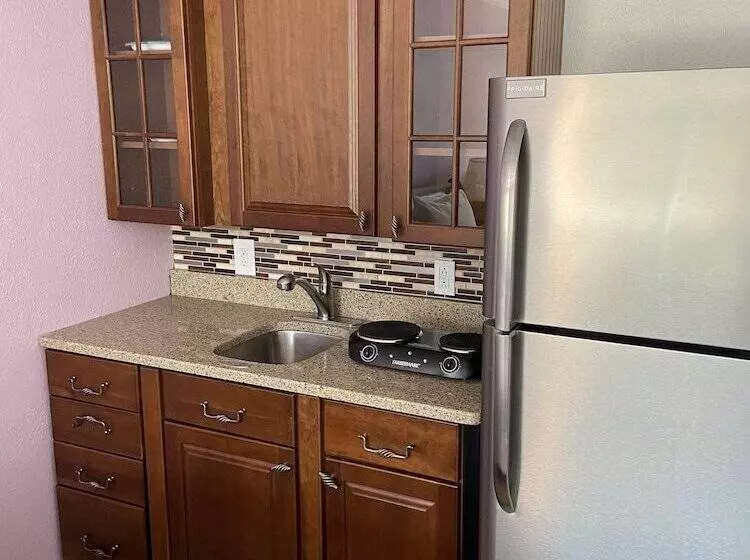 Tesla Biohealing Wellness Hotel & Resort, Ramada By Wyndham