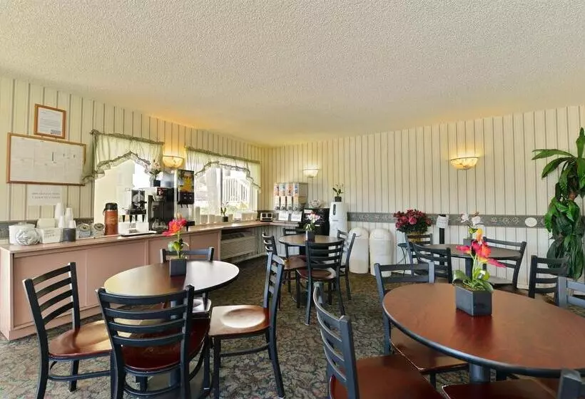 Отель Americas Best Value Inn Satellite Beach Melbourne