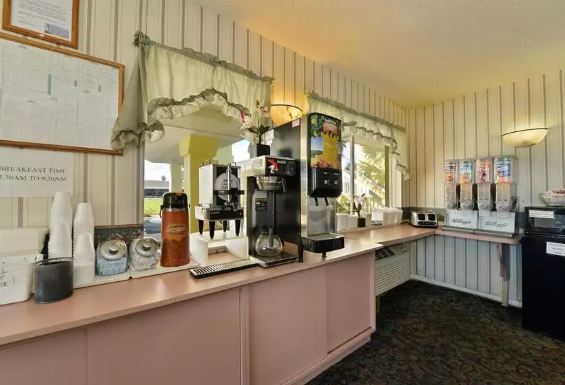 Отель Americas Best Value Inn Satellite Beach Melbourne