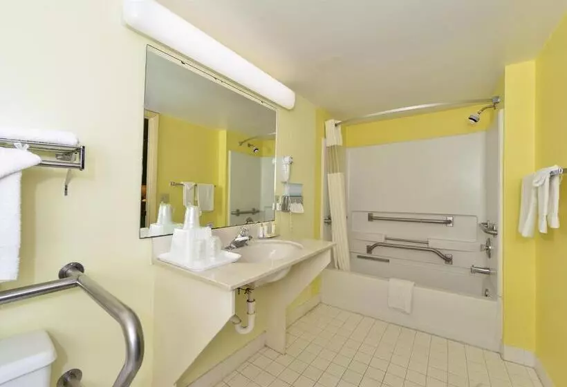 Отель Americas Best Value Inn Satellite Beach Melbourne