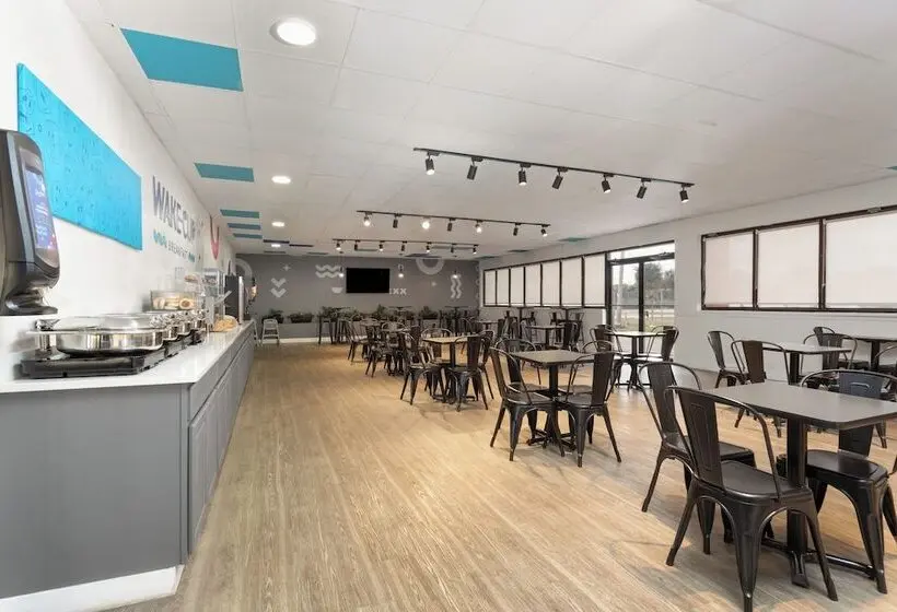 Hotelli Baymont by Wyndham Orlando North Millenia