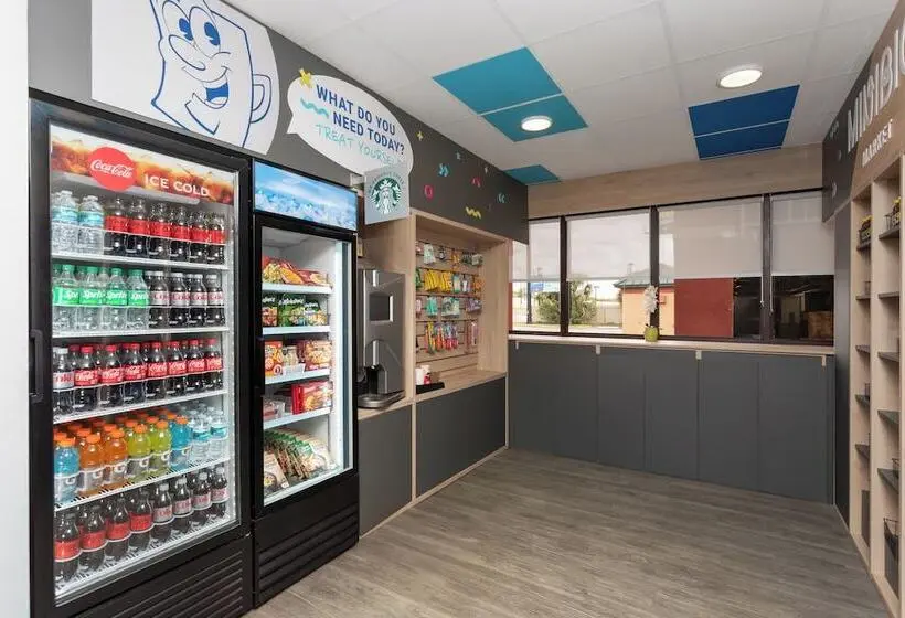 Hotelli Baymont by Wyndham Orlando North Millenia