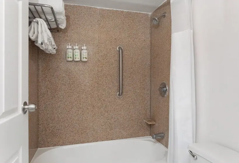 Hotelli Baymont by Wyndham Orlando North Millenia