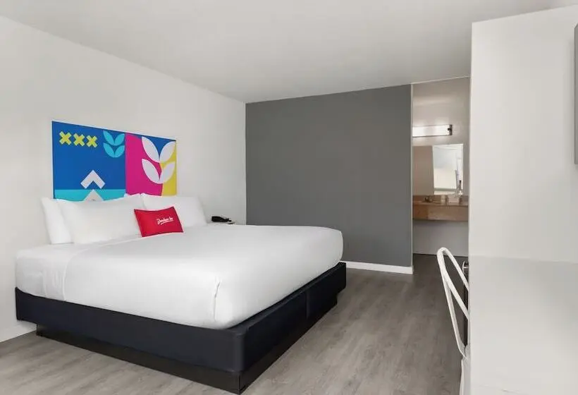 Hotelli Baymont by Wyndham Orlando North Millenia