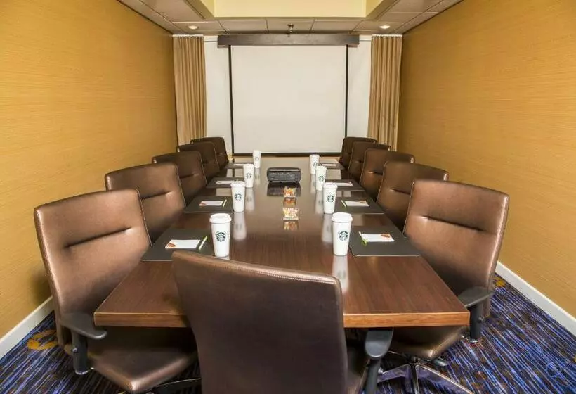 בית מלון כפרי Courtyard By Marriott Riverside Ucr/moreno Valley Area