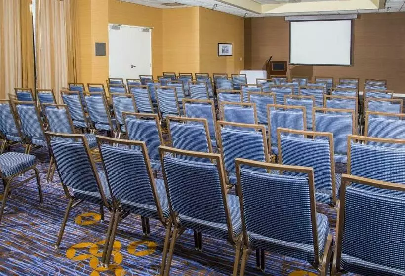 בית מלון כפרי Courtyard By Marriott Riverside Ucr/moreno Valley Area