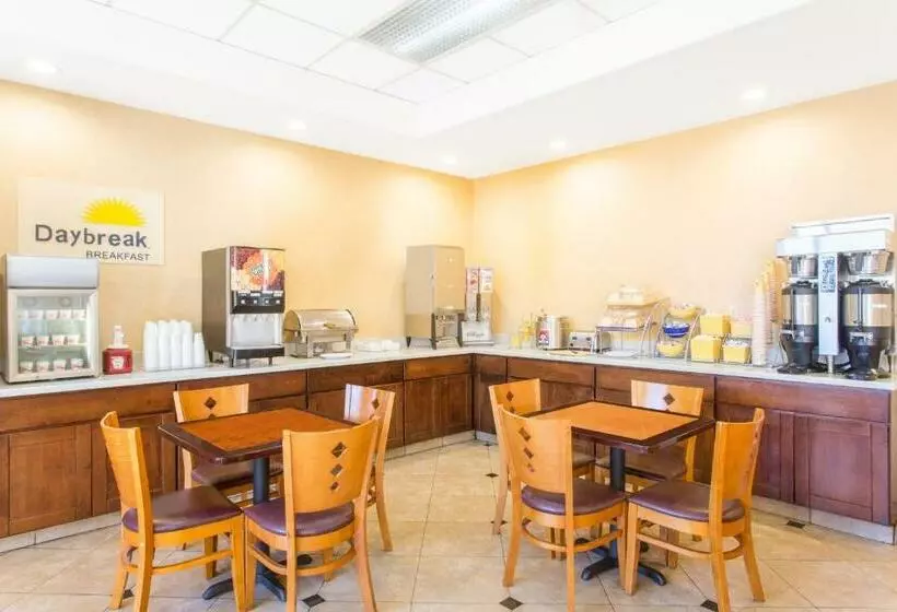 فندق La Quinta Inn & Suites By Wyndham Oakland Airport Coliseum