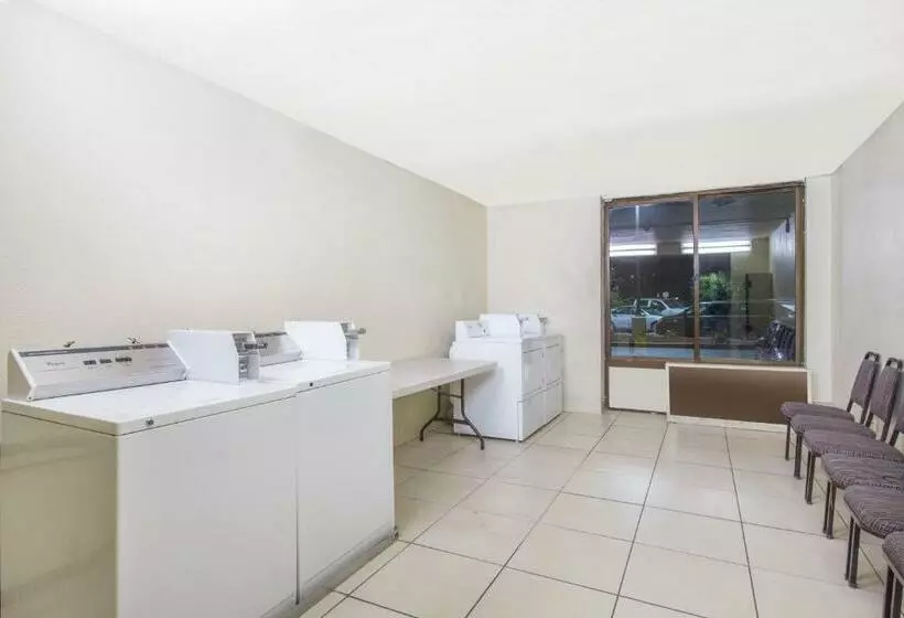 فندق La Quinta Inn & Suites By Wyndham Oakland Airport Coliseum