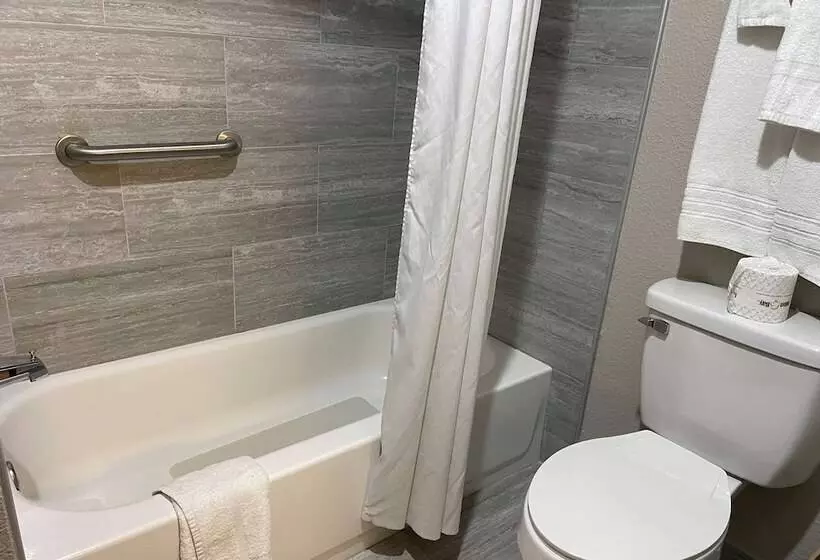 فندق Days Inn By Wyndham Carthage