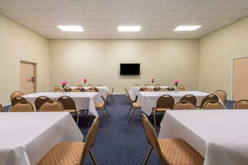 هتل Red Roof Inn Fort Worth West