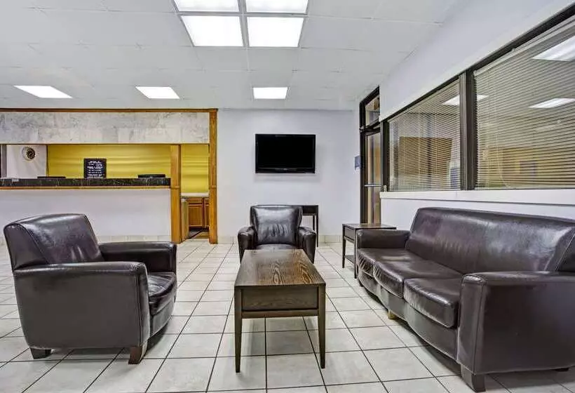 Отель Days Inn By Wyndham Norfolk Military Circle