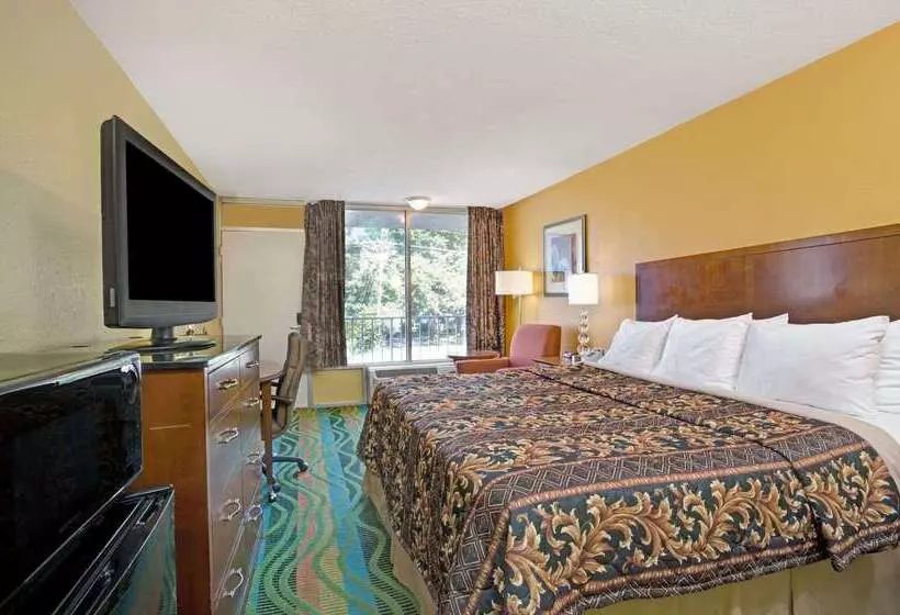 Отель Days Inn By Wyndham Norfolk Military Circle