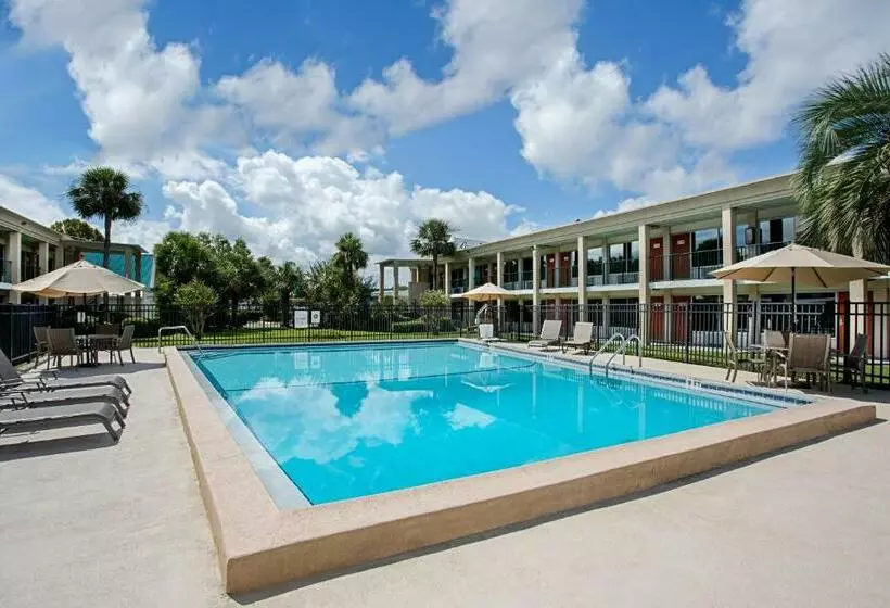 هتل Days Inn By Wyndham Tallahasseegovernment Center