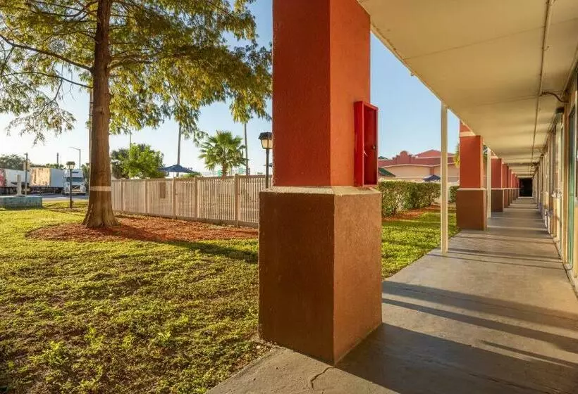 هتل Developer Inn Downtown Orlando, a Baymont by Wyndham