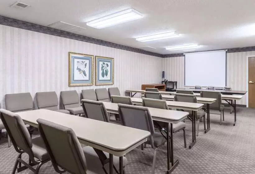 فندق Quality Inn