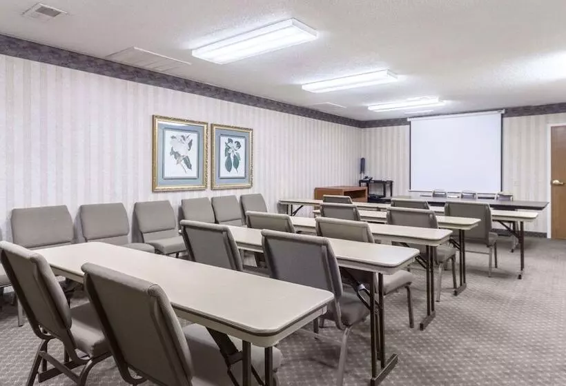 فندق Quality Inn