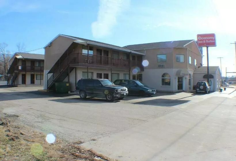 호텔 Economy Inn & Suites