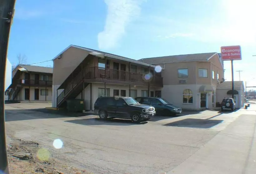 호텔 Economy Inn & Suites