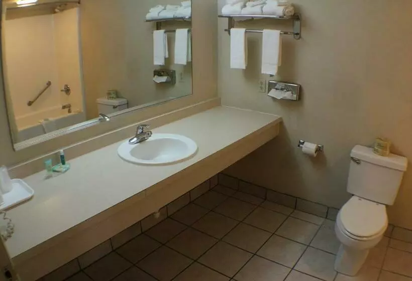 호텔 Economy Inn & Suites