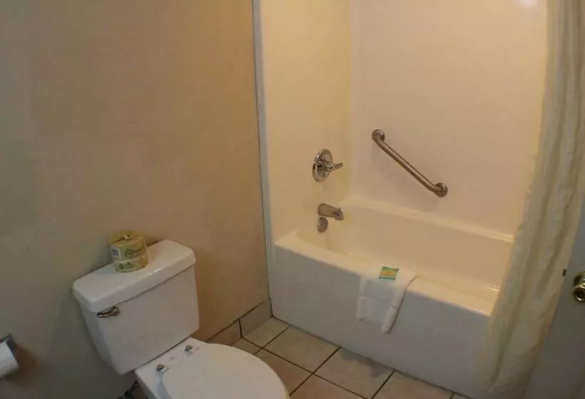 호텔 Economy Inn & Suites